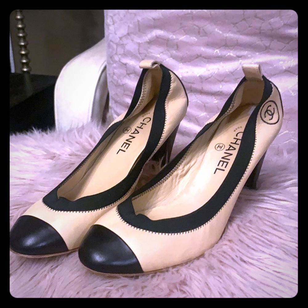 Chanel Black and Tan round toe heel sz 40 / 9